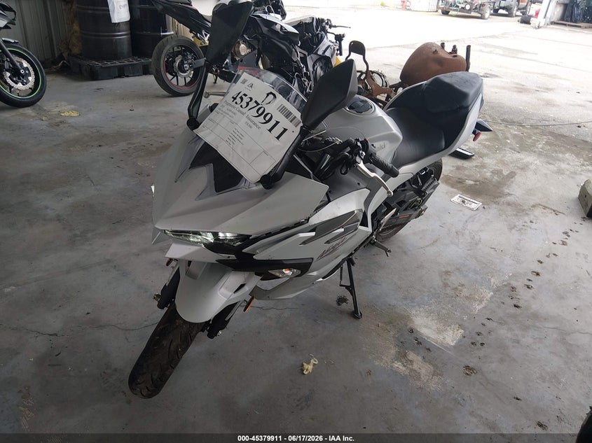 2025 Kawasaki Ninja VIN ML5EXGH17SDA56727 IAAI salvage auction — FRONT END, Salvage (Louisiana), sold $925 on 2026-07-28 (photo 2)