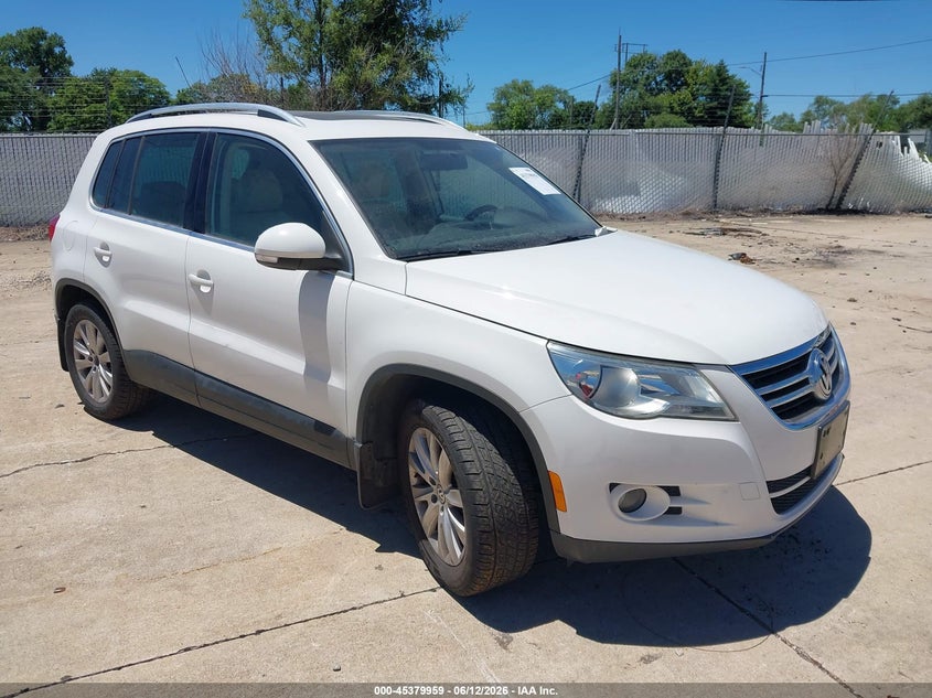2009 Volkswagen Tiguan VIN WVGAV75N79W544472 IAAI salvage auction — NORMAL WEAR, Clear (Missouri), sold $400 on 2026-07-14 (photo 1)