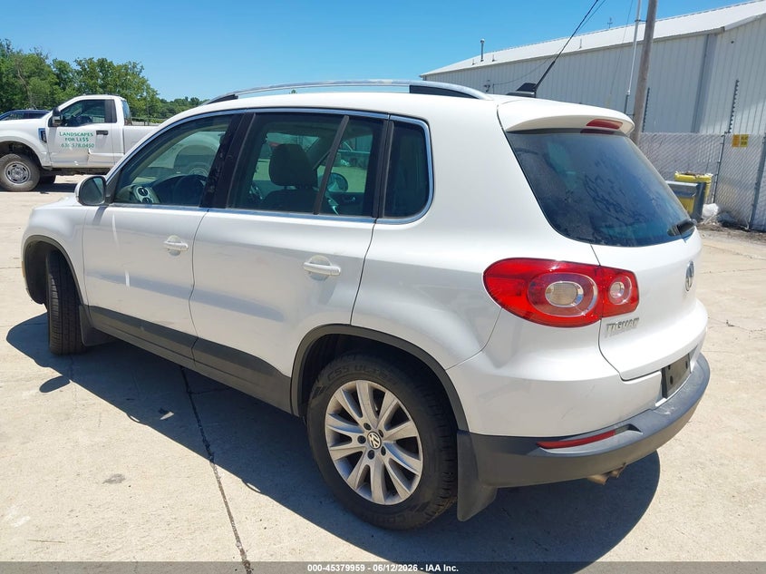 2009 Volkswagen Tiguan VIN WVGAV75N79W544472 IAAI salvage auction — NORMAL WEAR, Clear (Missouri), sold $400 on 2026-07-14 (photo 3)