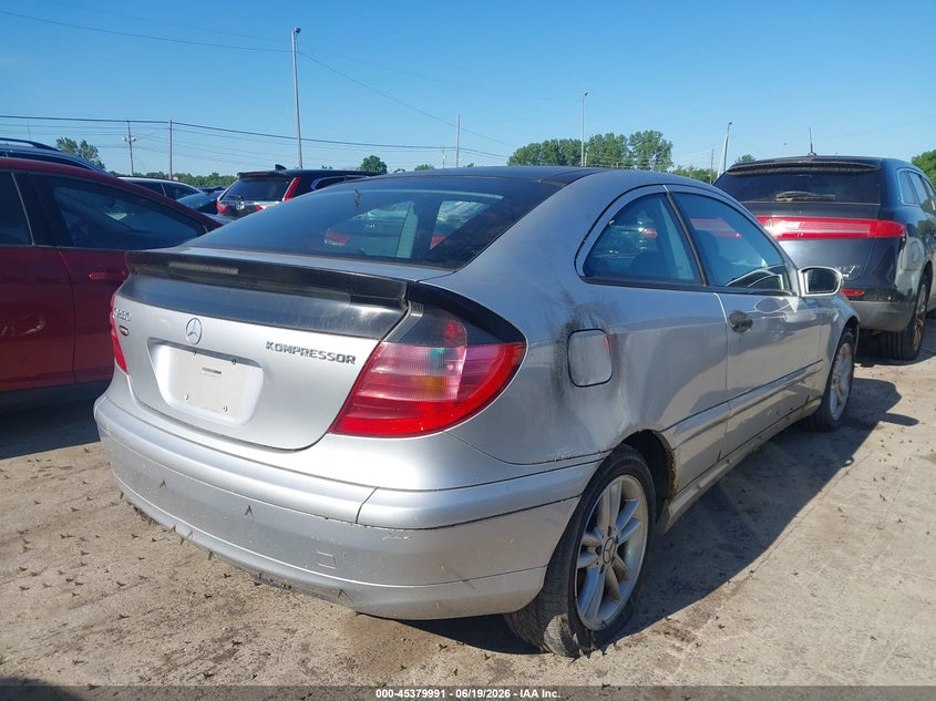 2002 Mercedes-benz C class VIN WDBRN47J52A303236 IAAI salvage auction — NORMAL WEAR, Original (Ohio), sold $325 on 2026-07-07 (photo 4)