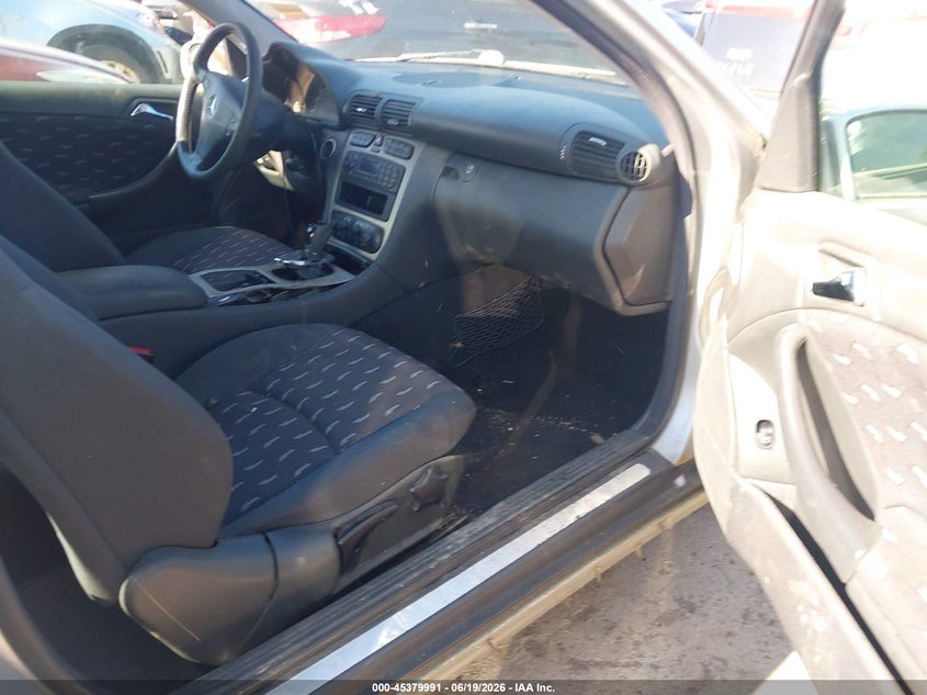 2002 Mercedes-benz C class VIN WDBRN47J52A303236 IAAI salvage auction — NORMAL WEAR, Original (Ohio), sold $325 on 2026-07-07 (photo 5)