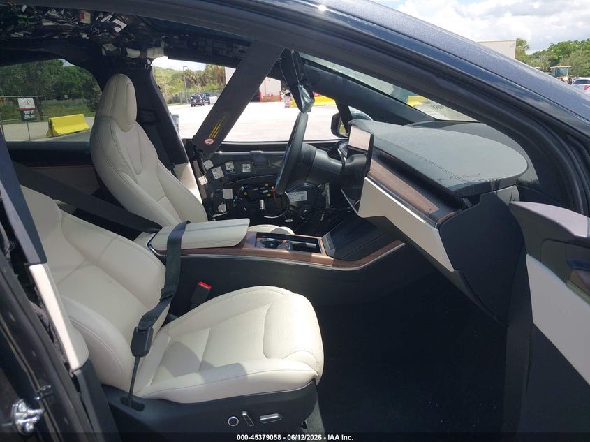 2026 Tesla Model x VIN 7SAXCBE51TF473212 IAAI salvage auction — VANDALISM, Salvage Title, sold $38,250 on 2026-07-23 (photo 5)