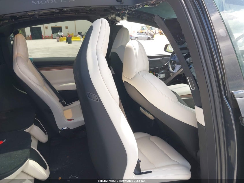 2026 Tesla Model x VIN 7SAXCBE51TF473212 IAAI salvage auction — VANDALISM, Salvage Title, sold $38,250 on 2026-07-23 (photo 8)