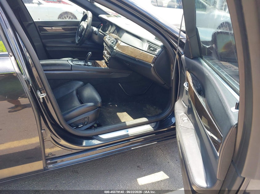 2012 BMW 7 series VIN WBAKC8C59CC435962 IAAI salvage auction — NORMAL WEAR, Repossession Paperwork (South Carolina), sold $375 on 2026-07-08 (photo 5)