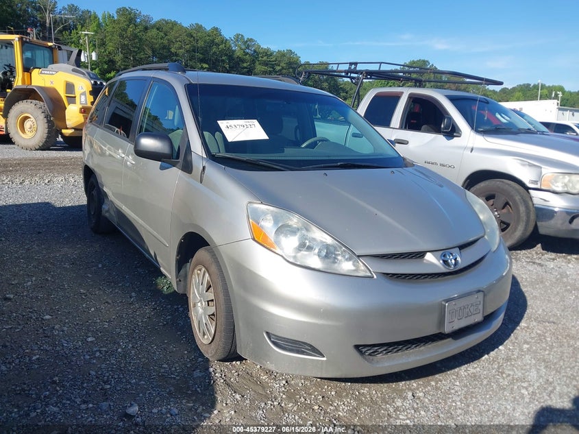 2007 Toyota Sienna VIN 5TDZK23C47S037191 IAAI salvage auction — RIGHT SIDE, Salvage (Georgia), sold $650 on 2026-07-14 (photo 1)