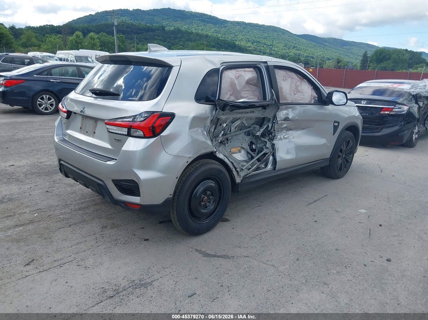 2024 Mitsubishi Outlander VIN JA4ARUAU4RU009612 IAAI salvage auction — SIDE, Salvage (Pennsylvania), sold $5,300 on 2026-07-22 (photo 4)