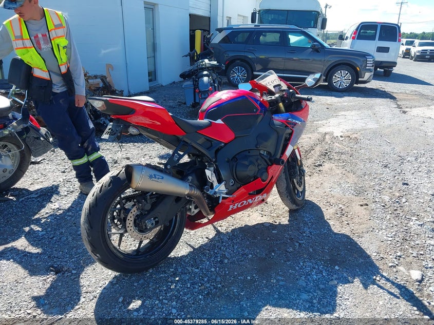 2023 Honda Cbr1000 VIN JH2SC7712PK600371 IAAI salvage auction — LEFT SIDE, Salvage (Pennsylvania), sold $2,600 on 2026-07-21 (photo 4)