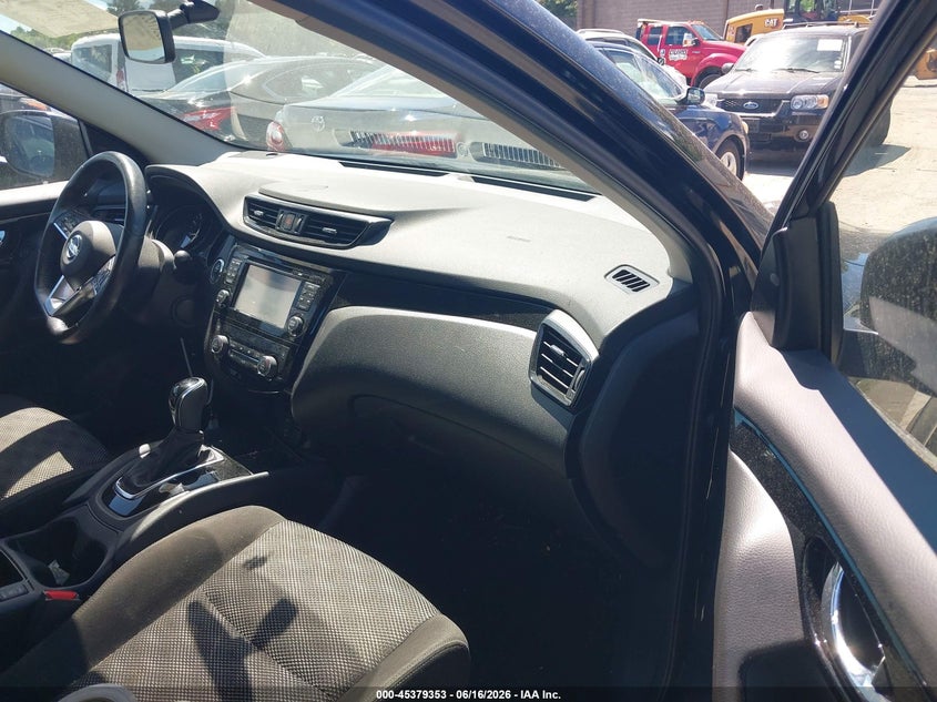 2018 Nissan Rogue VIN JN1BJ1CRXJW289959 IAAI salvage auction — REAR END, Salvage (Massachusetts), sold $4,350 on 2026-07-31 (photo 5)