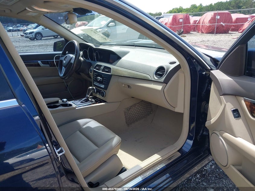 2014 Mercedes-benz C-klasse VIN WDDGF4HB6EG238448 IAAI salvage auction — FRONT END, Salvage Title, sold $1,550 on 2026-07-31 (photo 5)