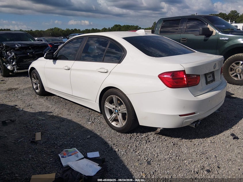 2015 BMW 3er VIN WBA3A5C51FF610877 IAAI salvage auction — LEFT SIDE, Salvage (Idaho), sold $1,900 on 2026-08-04 (photo 3)