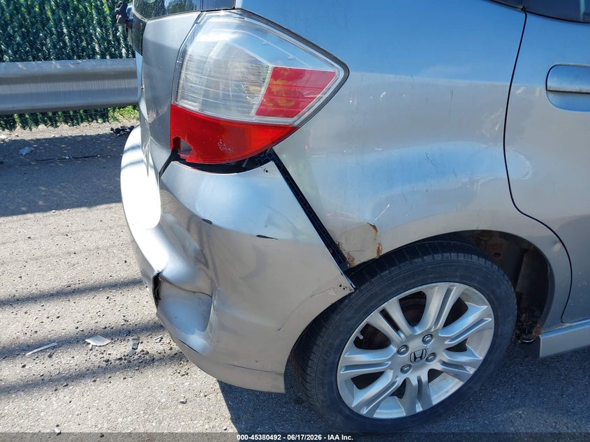 2010 Honda Fit VIN JHMGE8H45AC021947 IAAI salvage auction — NORMAL WEAR, Clear (New York), sold $625 on 2026-07-15 (photo 6)