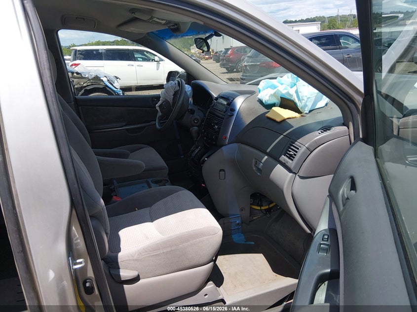 2007 Toyota Sienna VIN 5TDZK23C57S005673 IAAI salvage auction — FRONT END, Salvage (Pennsylvania), sold $400 on 2026-07-10 (photo 5)