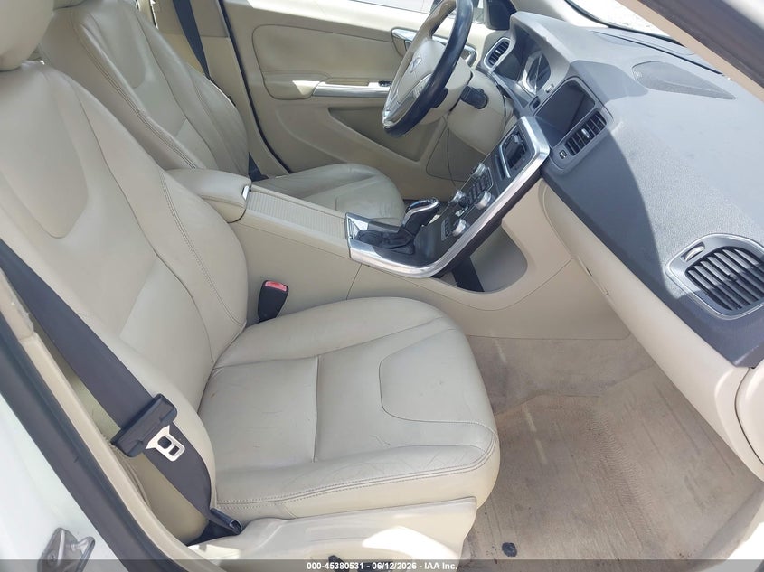 2015 Volvo S60 VIN YV140MFM1F1355727 IAAI salvage auction — NORMAL WEAR, Clear (Florida), sold $1,150 on 2026-07-09 (photo 5)