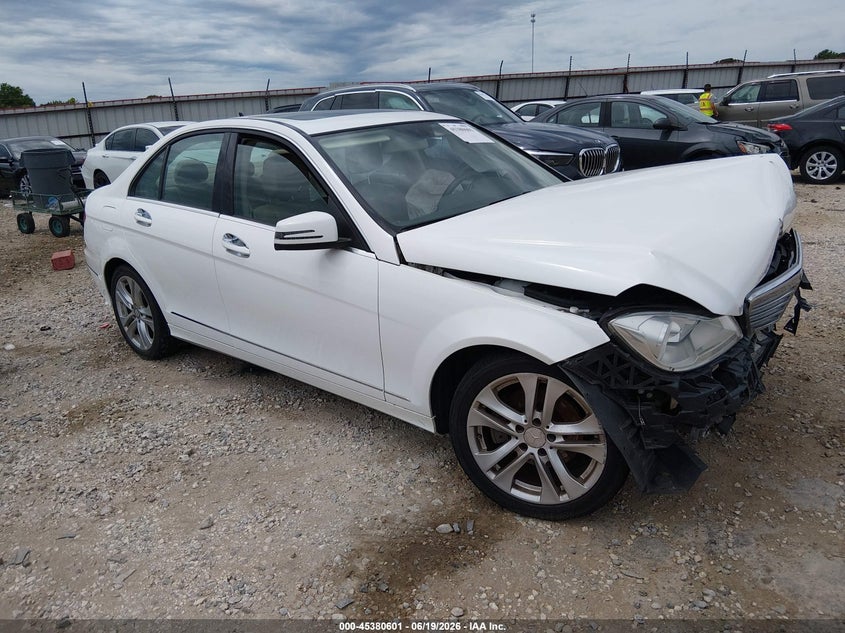 2013 Mercedes-benz C-klasse VIN WDDGF4HB9DR281183 IAAI salvage auction — FRONT END, Clear (Arkansas), sold $325 on 2026-07-30 (photo 1)
