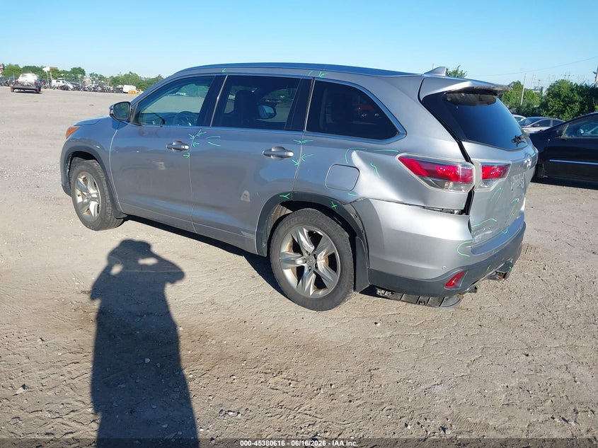 2015 Toyota Highlander VIN 5TDDKRFH3FS192419 IAAI salvage auction — REAR END, Salvage Title, sold $7,600 on 2026-07-17 (photo 3)