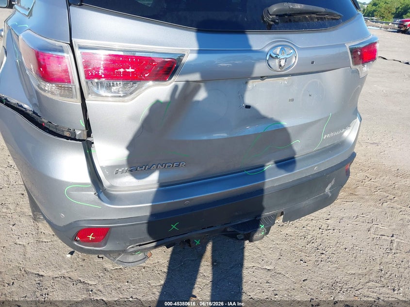 2015 Toyota Highlander VIN 5TDDKRFH3FS192419 IAAI salvage auction — REAR END, Salvage Title, sold $7,600 on 2026-07-17 (photo 6)
