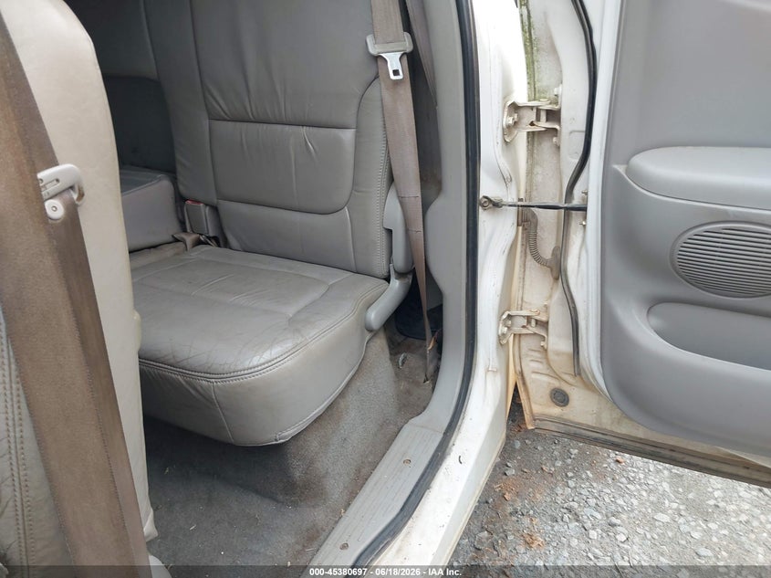 2000 Toyota Tundra VIN 5TBBT4810YS040486 IAAI salvage auction — SIDE, Salvage (Georgia), sold $1,250 on 2026-07-15 (photo 8)