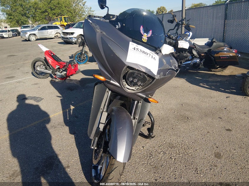 2016 Victory Magnum VIN 5VPUW36N1G3052932 IAAI salvage auction — FRONT END, Salvage (Idaho), sold $3,650 on 2026-07-14 (photo 5)