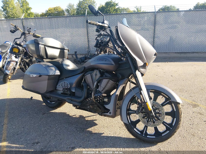 2016 Victory Magnum VIN 5VPUW36N1G3052932 IAAI salvage auction — FRONT END, Salvage (Idaho), sold $3,650 on 2026-07-14 (photo 8)