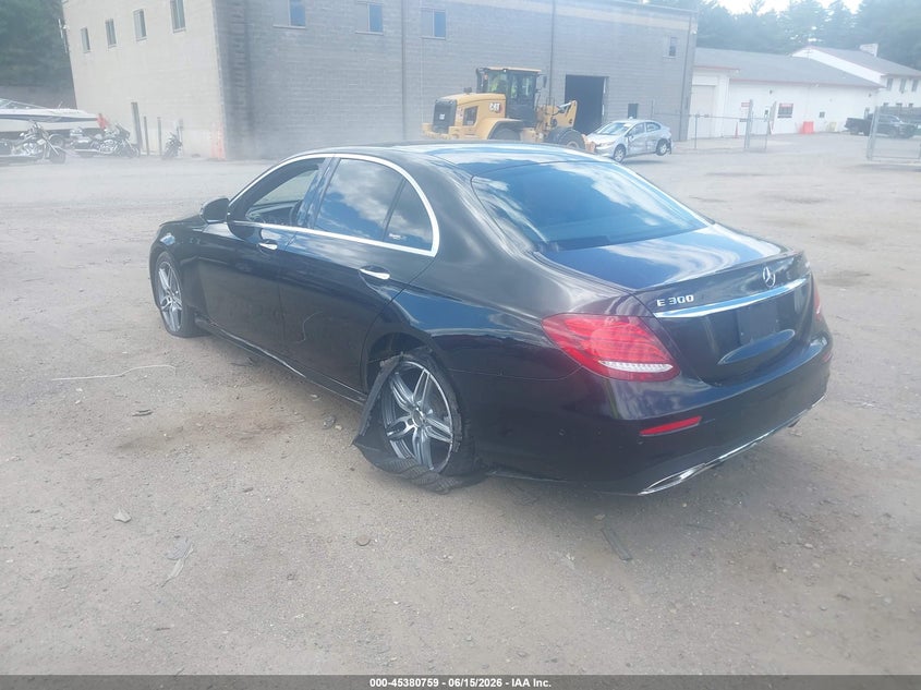 2018 Mercedes-benz E-klasse VIN WDDZF4KB6JA432900 IAAI salvage auction — SIDE, Salvage Title, sold $9,000 on 2026-08-20 (photo 3)