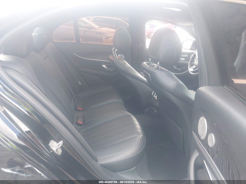 2018 Mercedes-benz E-klasse VIN WDDZF4KB6JA432900 IAAI salvage auction — SIDE, Salvage Title, sold $9,000 on 2026-08-20 (photo 8)