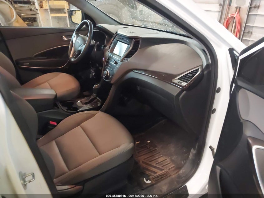 2018 Hyundai Santa fe VIN 5XYZU3LB2JG524904 IAAI salvage auction — HAIL, Clear (Wisconsin), sold $4,300 on 2026-07-23 (photo 5)