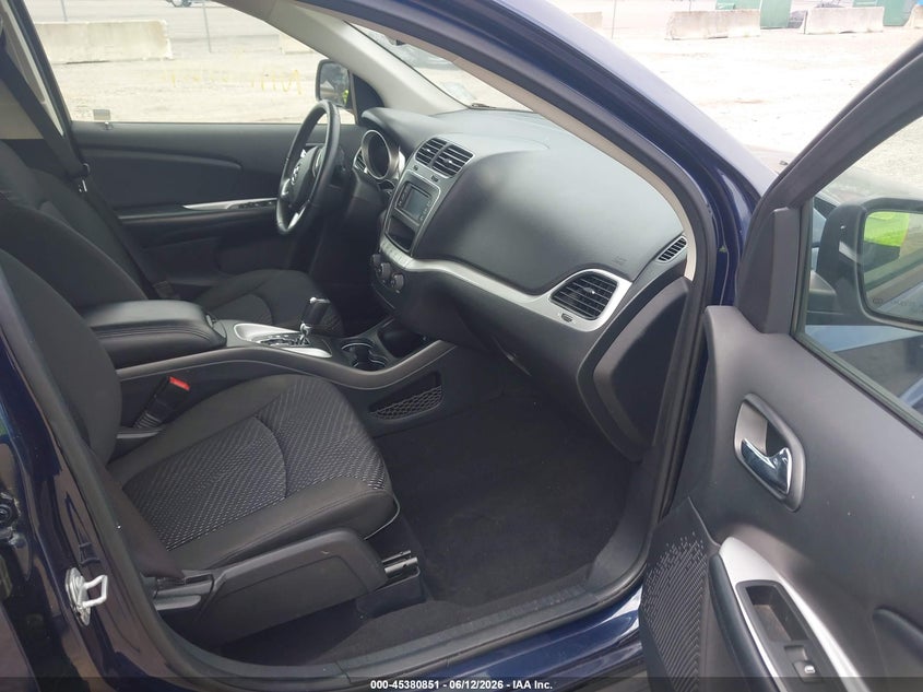 2019 Dodge Journey VIN 3C4PDCBB2KT747107 IAAI salvage auction — NORMAL WEAR, Clear (Virginia), sold $8,800 on 2026-07-25 (photo 5)