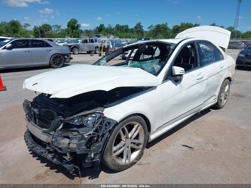 2013 Mercedes-benz C-klasse VIN WDDGF4HB9DA801364 IAAI salvage auction — ROLLOVER, Salvage (Indiana), sold $425 on 2026-07-17 (photo 6)