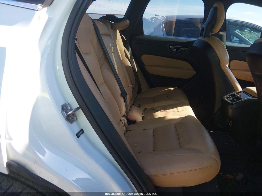 2018 Volvo Xc60 VIN YV4102RL6J1088851 IAAI salvage auction — FRONT END, Salvage Title, sold $9,700 on 2026-08-06 (photo 8)