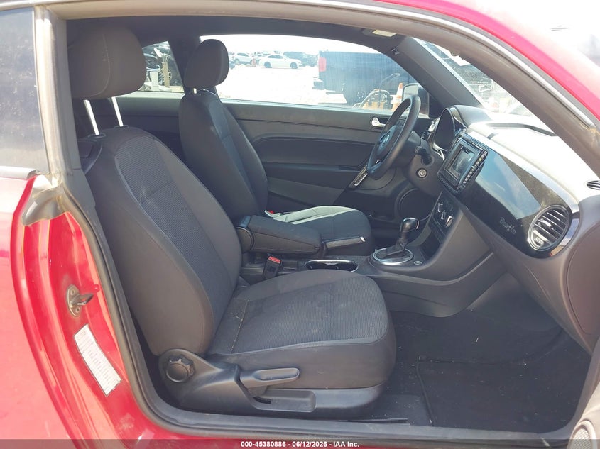 2014 Volkswagen Beetle VIN 3VWF17AT6EM652826 IAAI salvage auction — RIGHT FRONT, Salvage Title, sold $1,150 on 2026-08-10 (photo 5)