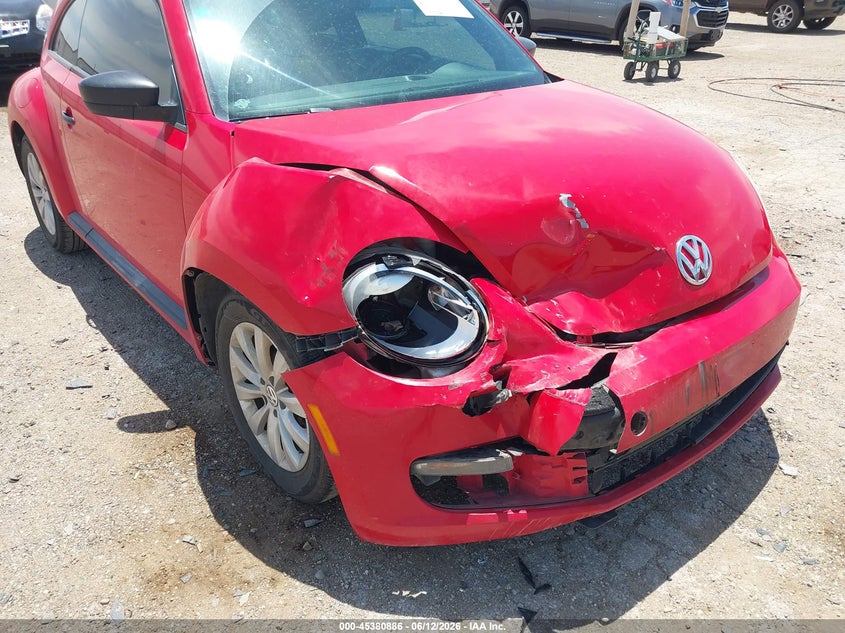 2014 Volkswagen Beetle VIN 3VWF17AT6EM652826 IAAI salvage auction — RIGHT FRONT, Salvage Title, sold $1,150 on 2026-08-10 (photo 6)