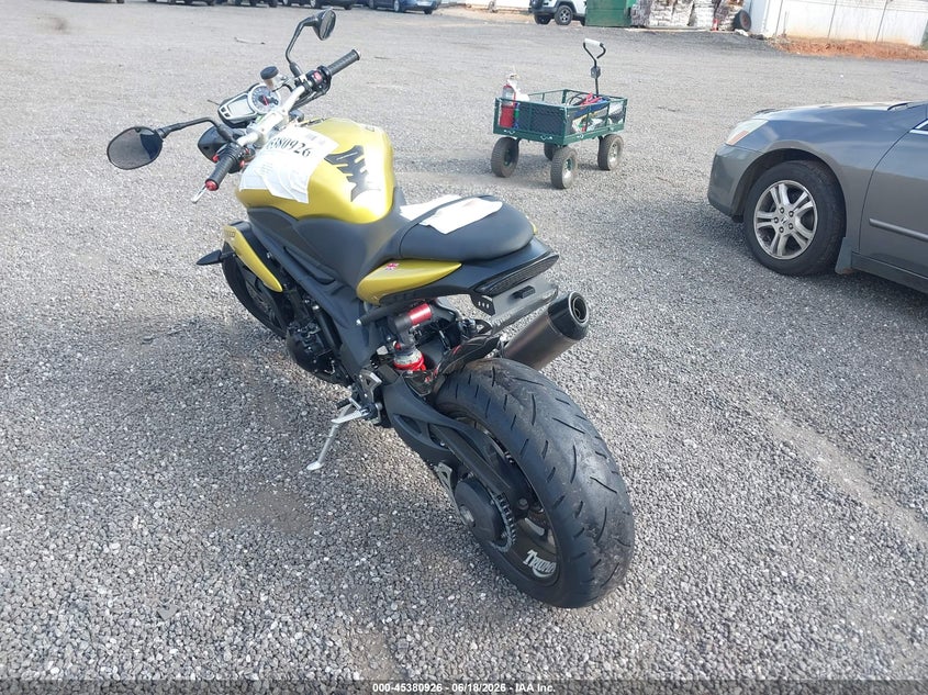 2013 Triumph motorcycle Speed triple VIN SMTN01PK2DT555931 IAAI salvage auction — UNKNOWN, Salvage (South Carolina), sold $1,700 on 2026-07-14 (photo 3)