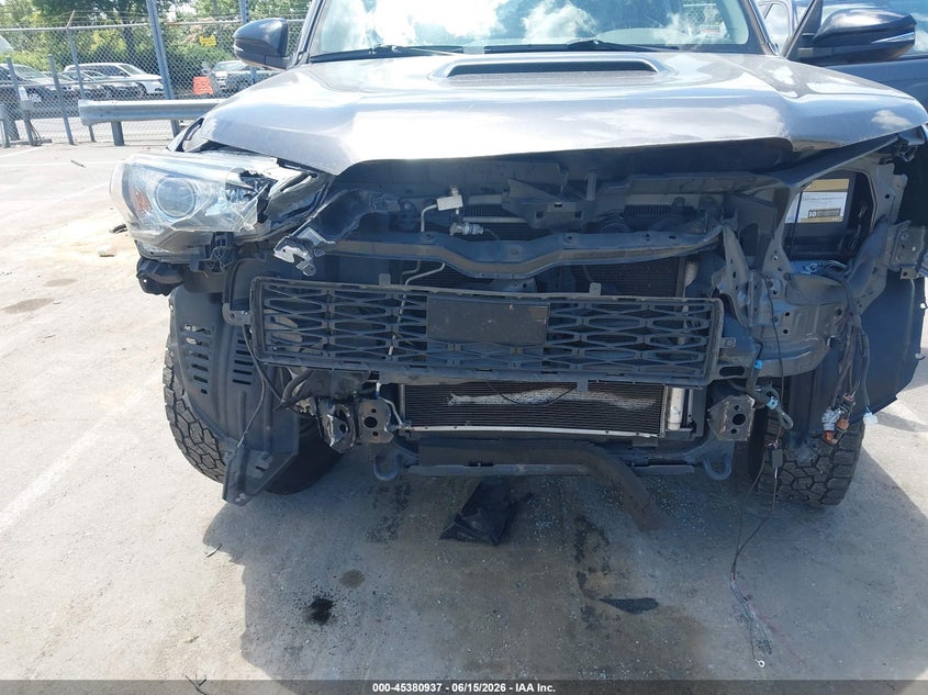 2020 Toyota 4runner VIN JTEBU5JRXL5755800 IAAI salvage auction — FRONT END, Salvage (Idaho), sold $12,100 on 2026-07-06 (photo 6)