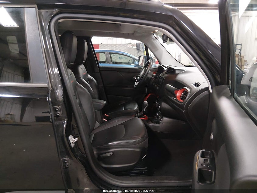 2016 Jeep Renegade VIN ZACCJBCT0GPD33671 IAAI salvage auction — HAIL, Salvage (Iowa), sold $2,225 on 2026-07-28 (photo 5)