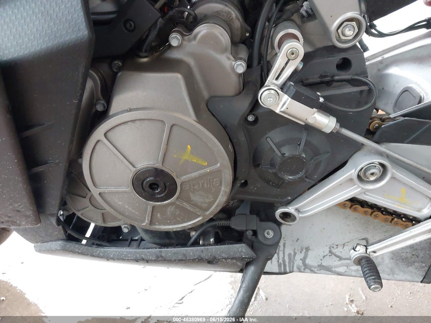 2025 Aprilia Rs VIN ZD4KSUG05SS003648 IAAI salvage auction — FRONT END, Salvage Title, sold $875 on 2026-07-29 (photo 9)