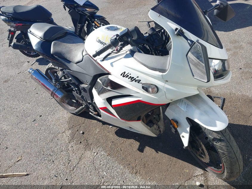 2011 Kawasaki Ninja VIN JKAEXMJ16BDA84401 IAAI salvage auction — SIDE, Mv-907A (New York), sold $50 on 2026-07-08 (photo 8)