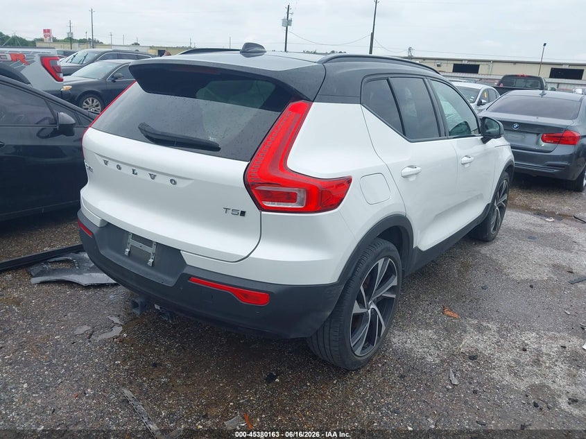 2022 Volvo Xc40 VIN YV4162UM4N2725637 IAAI salvage auction — LEFT SIDE, Original (Texas), sold $8,200 on 2026-07-29 (photo 4)
