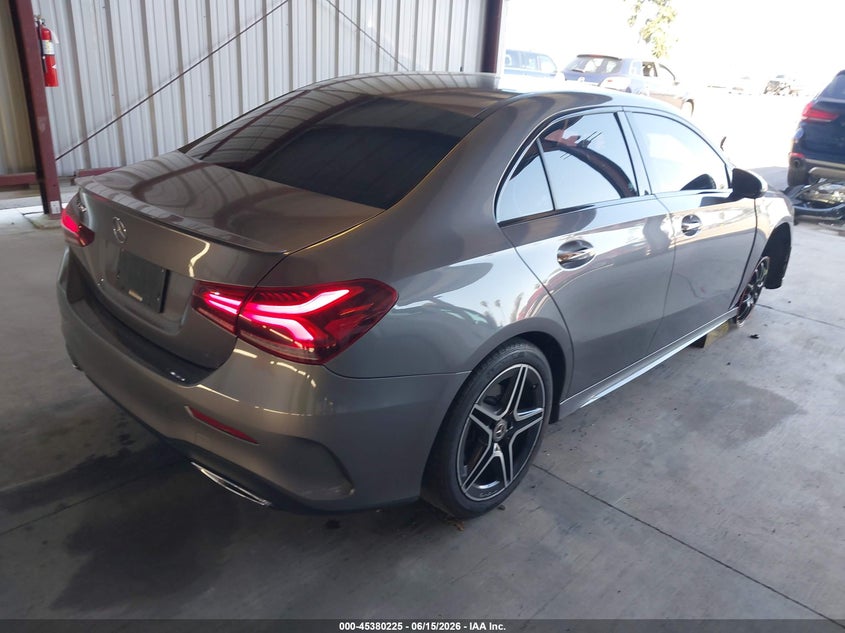 2019 Mercedes-benz A-klasse VIN WDD3G4EBXKW001222 IAAI salvage auction — RIGHT FRONT, Salvage Title, sold $8,300 on 2026-07-21 (photo 4)