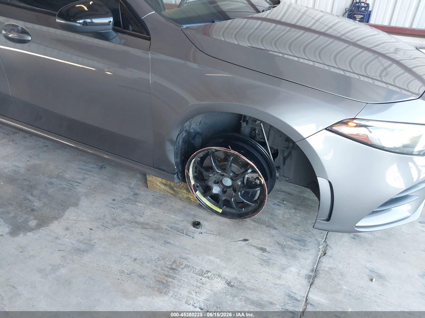 2019 Mercedes-benz A-klasse VIN WDD3G4EBXKW001222 IAAI salvage auction — RIGHT FRONT, Salvage Title, sold $8,300 on 2026-07-21 (photo 6)
