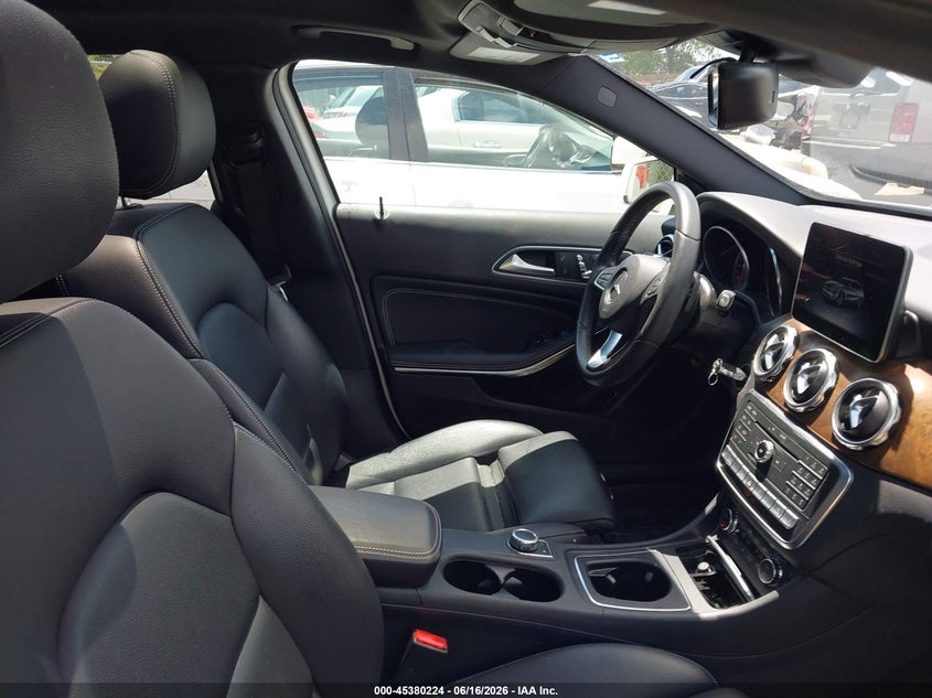 2018 Mercedes-benz Gla-klasse VIN WDCTG4GB4JJ488513 IAAI salvage auction — SIDE, Salvage (Illinois), sold $6,600 on 2026-07-21 (photo 5)