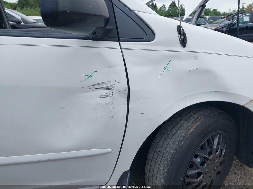 2010 Toyota Sienna VIN 5TDKK4CC2AS340863 IAAI salvage auction — RIGHT SIDE, Clear (Indiana), sold $650 on 2026-07-14 (photo 6)