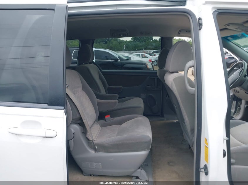 2010 Toyota Sienna VIN 5TDKK4CC2AS340863 IAAI salvage auction — RIGHT SIDE, Clear (Indiana), sold $650 on 2026-07-14 (photo 8)