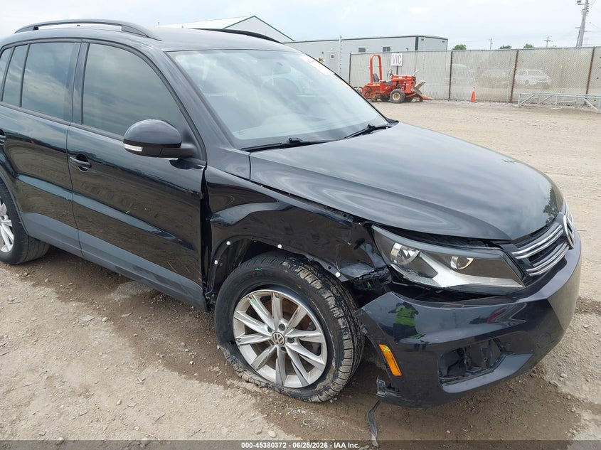 2017 Volkswagen Tiguan VIN WVGBV7AX3HK052782 IAAI salvage auction — SIDE, Salvage (Ohio), sold $2,100 on 2026-07-30 (photo 6)