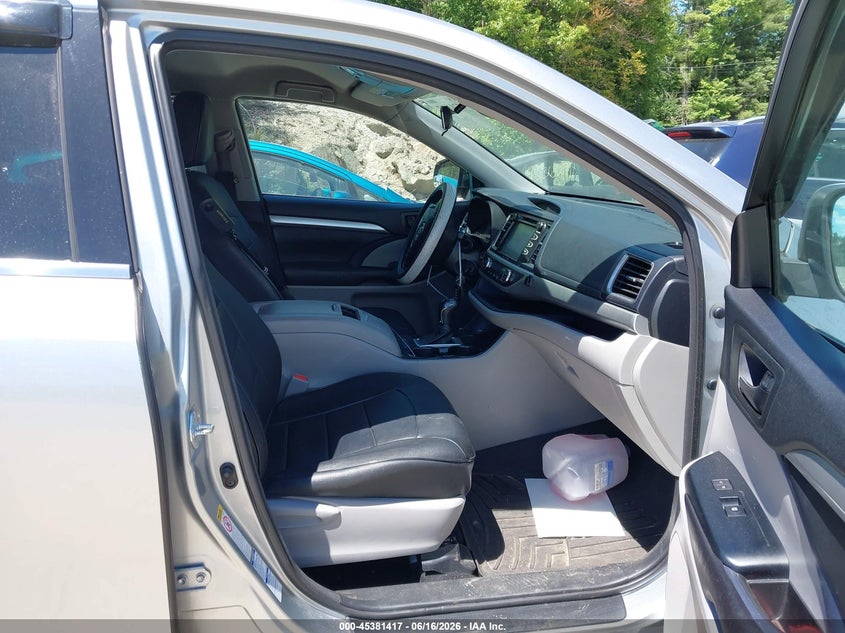 2017 Toyota Highlander VIN 5TDBZRFH8HS391150 IAAI salvage auction — FRONT END, Salvage (Massachusetts), sold $7,150 on 2026-07-21 (photo 5)