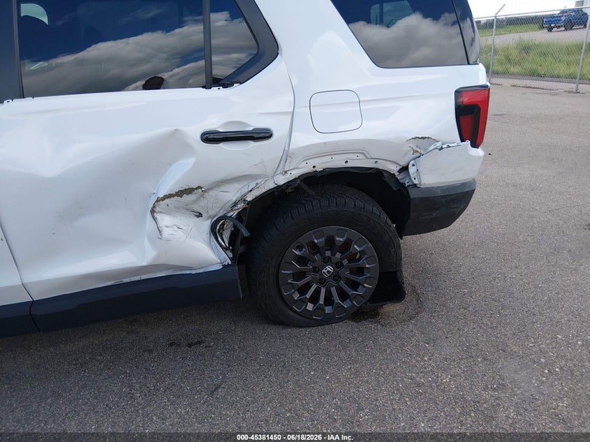 2026 Honda Passport VIN 5FNYF9H5XTB014032 IAAI salvage auction — LEFT SIDE, Salvage (Minnesota), sold $11,100 on 2026-07-29 (photo 6)