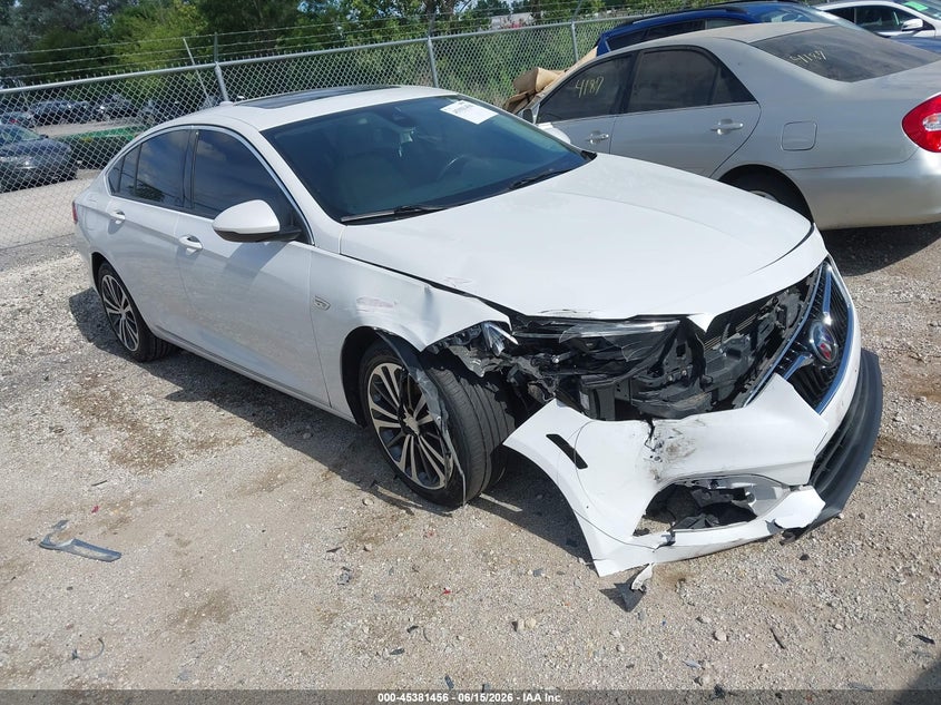 2018 Buick Regal VIN W04GP6SX5J1065780 IAAI salvage auction — RIGHT FRONT, Salvage (Illinois), sold $1,000 on 2026-07-28 (photo 1)