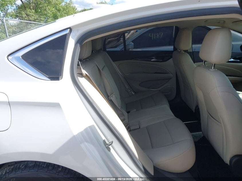 2018 Buick Regal VIN W04GP6SX5J1065780 IAAI salvage auction — RIGHT FRONT, Salvage (Illinois), sold $1,000 on 2026-07-28 (photo 8)