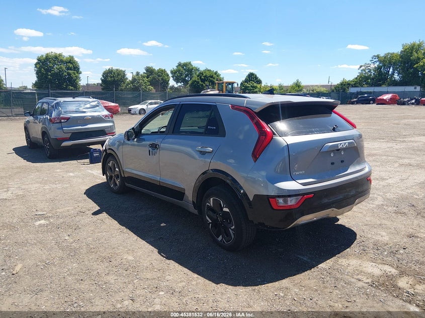 2023 Kia Niro VIN KNDCR3L19P5053639 IAAI salvage auction — LEFT FRONT, Salvage Title, sold $2,550 on 2026-07-24 (photo 3)