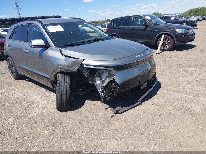 2023 Kia Niro VIN KNDCR3L19P5053639 IAAI salvage auction — LEFT FRONT, Salvage Title, sold $2,550 on 2026-07-24 (photo 6)