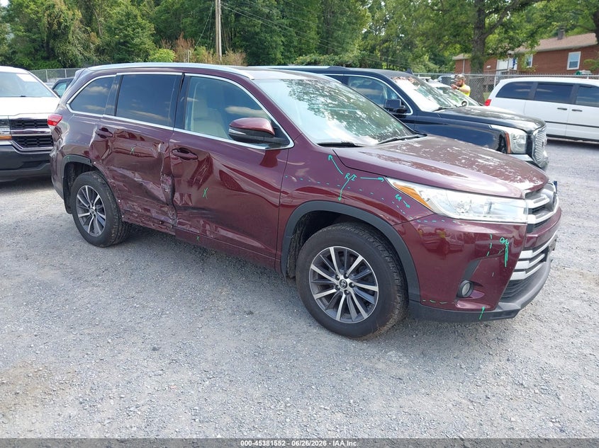 2018 Toyota Highlander VIN 5TDJZRFH4JS882610 IAAI salvage auction — RIGHT SIDE, Salvage (Virginia), sold $8,100 on 2026-07-21 (photo 1)